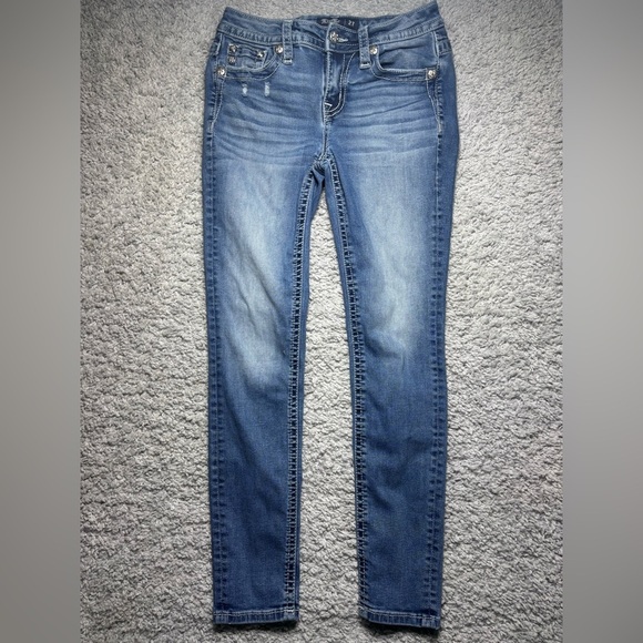 Miss Me Jeans Womens 27 Mid Rise Skinny Regular Wash Embroidered Gems Big Stitch - Picture 1 of 6